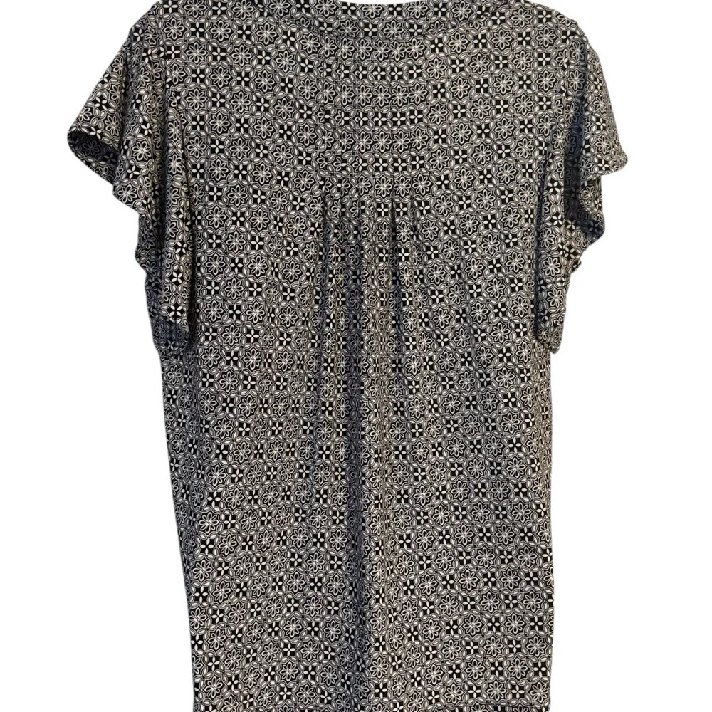❤️ Roz & Ali Black/White Patterned Blouse w/Flutter Sleeve LARGE   #V - Picture 6 of 6
